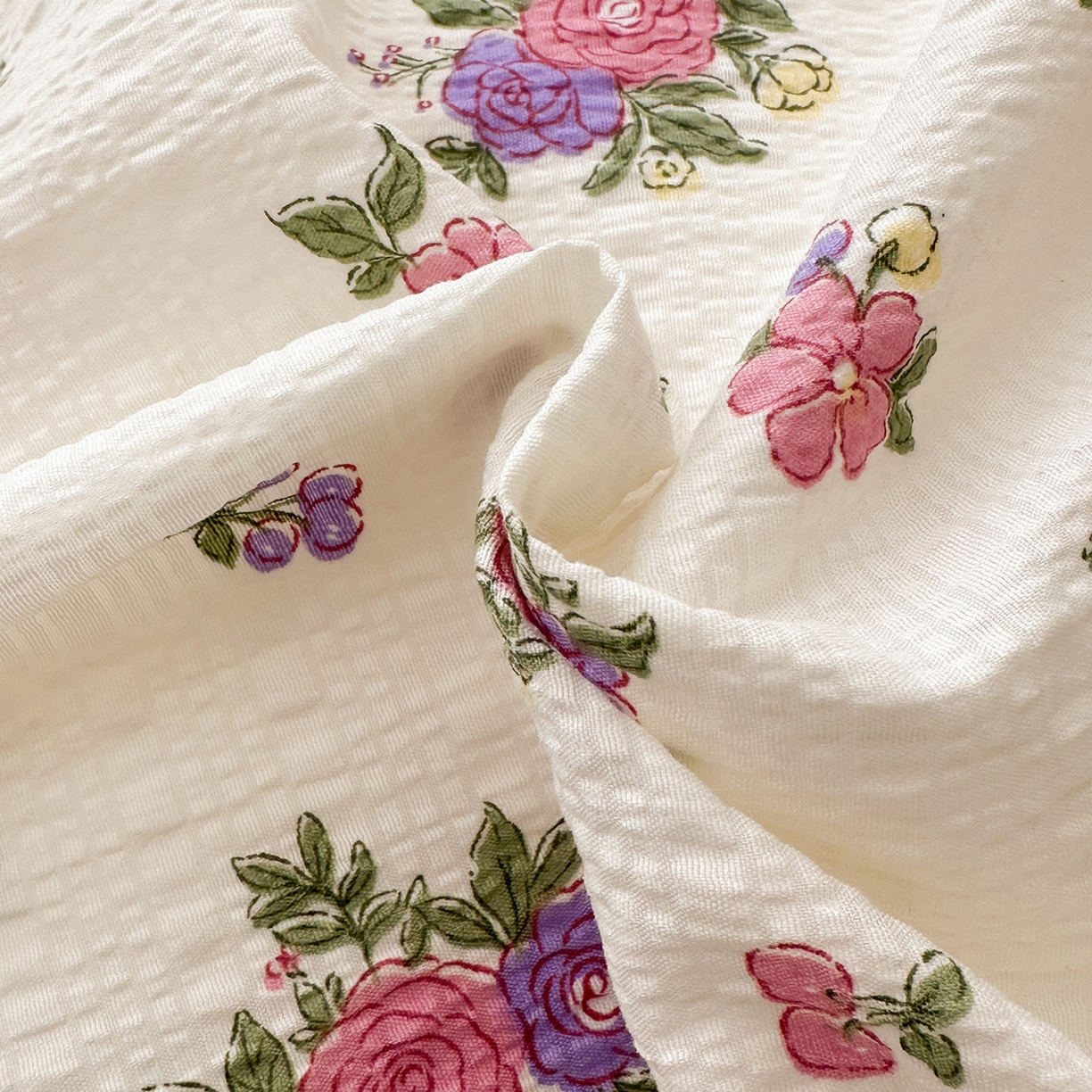 91家纺网 家纺一手货源 找家纺 安哆啦家纺 2026新款糯叽叽泡泡棉韩式花边床盖四件套 泡泡棉-甜莓蝴蝶结