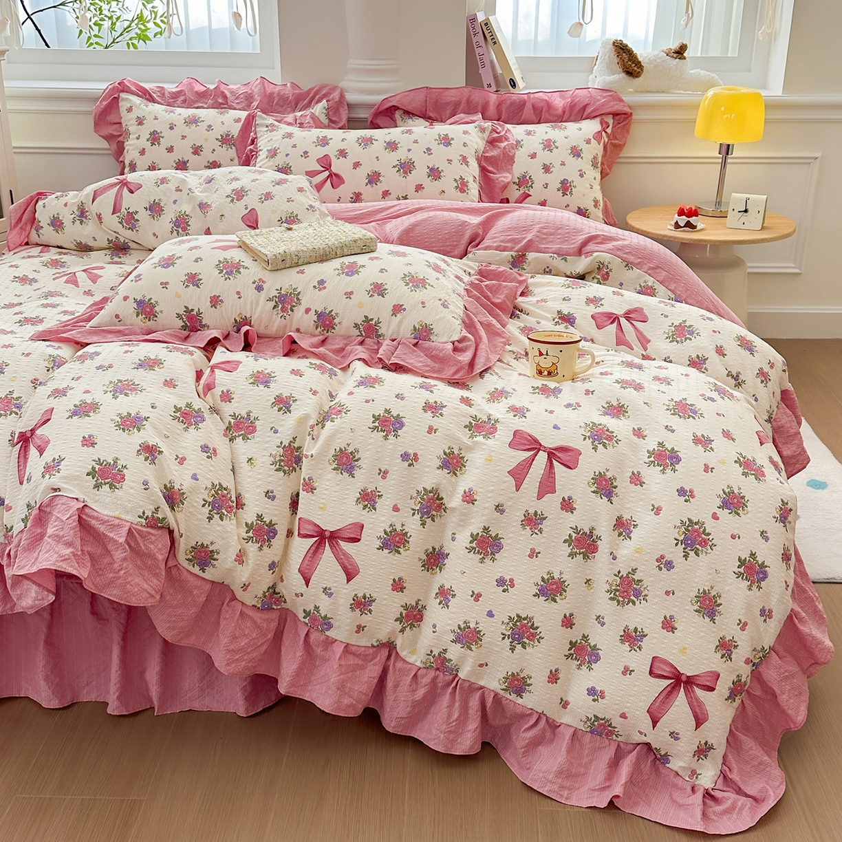 91家纺网 家纺一手货源 找家纺 安哆啦家纺 2026新款糯叽叽泡泡棉韩式花边床盖四件套 泡泡棉-甜莓蝴蝶结