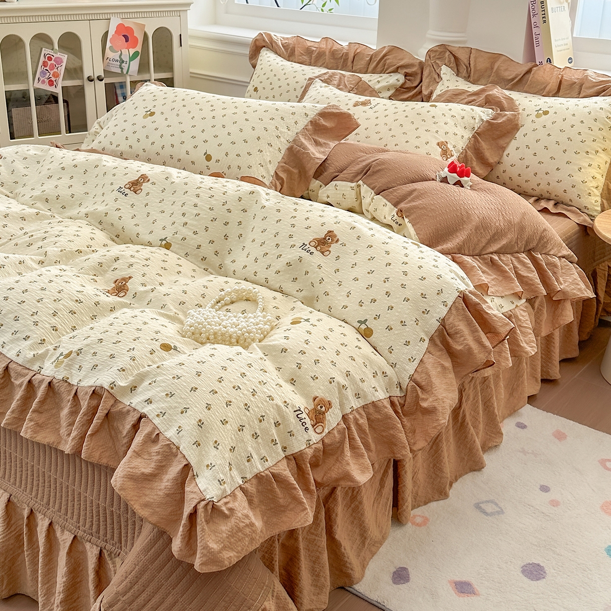 91家纺网 家纺一手货源 找家纺 安哆啦家纺 2026新款糯叽叽泡泡棉韩式花边床盖四件套 泡泡棉-小熊花町