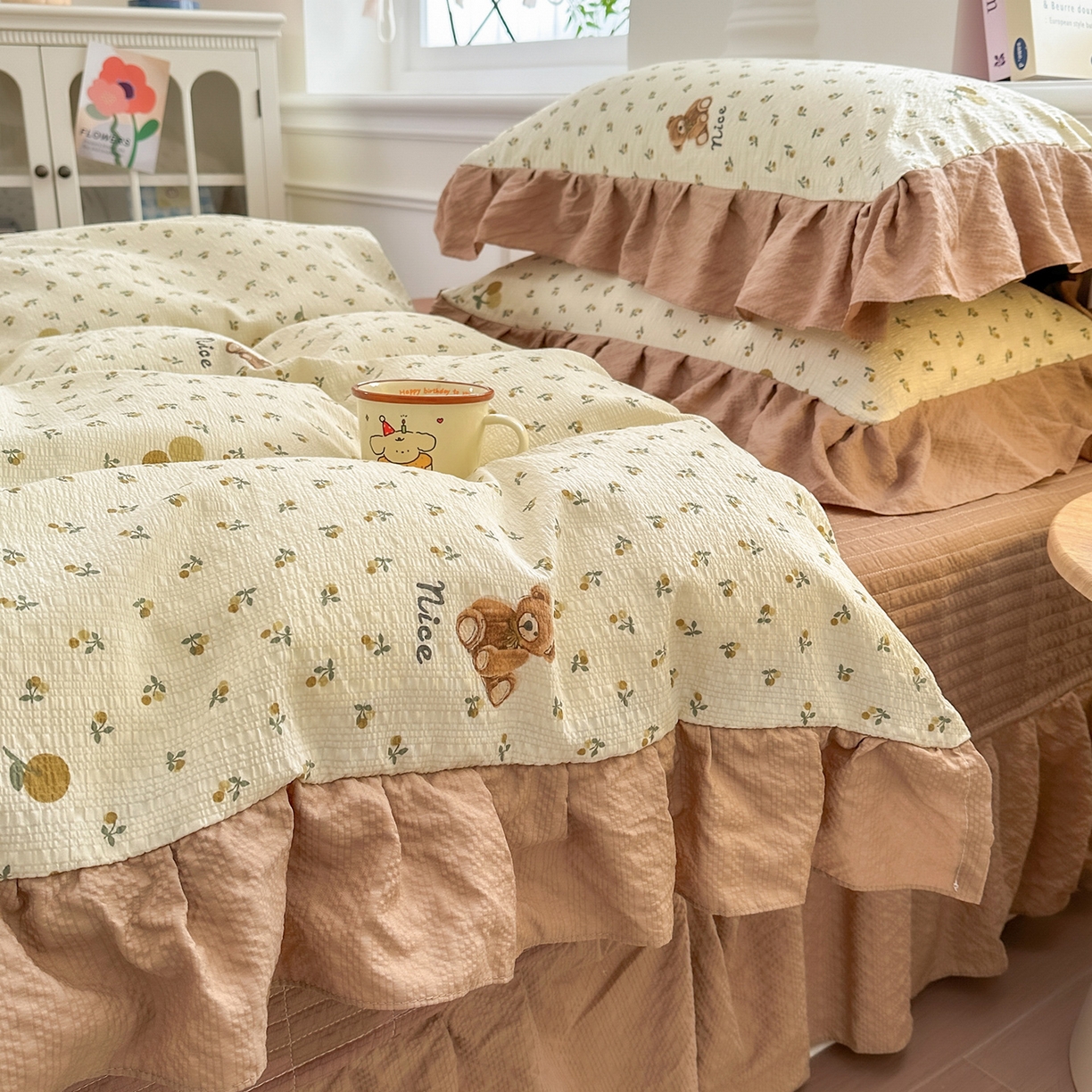 91家纺网 家纺一手货源 找家纺 安哆啦家纺 2026新款糯叽叽泡泡棉韩式花边床盖四件套 泡泡棉-小熊花町