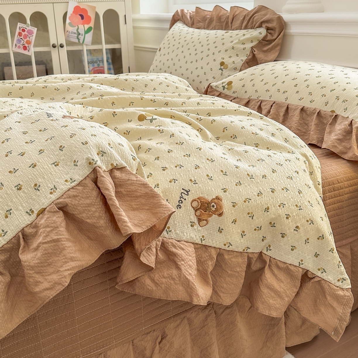 91家纺网 家纺一手货源 找家纺 安哆啦家纺 2026新款糯叽叽泡泡棉韩式花边床盖四件套 泡泡棉-小熊花町