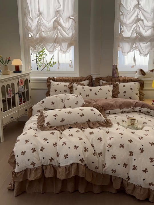 91家纺网 家纺一手货源 找家纺 安哆啦家纺 2026新款糯叽叽泡泡棉韩式花边床盖四件套 泡泡棉-暖棕蝶梦