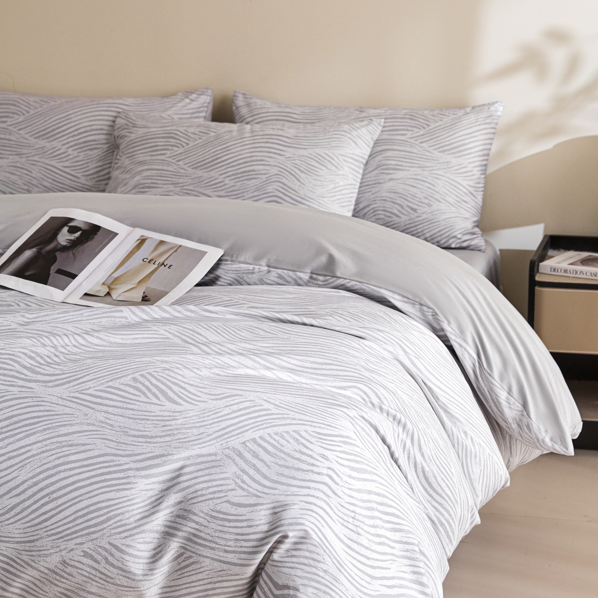 91家纺网 家纺一手货源 找家纺 新方向 2026新款数码印花50s双股全棉贡缎长绒棉四件套-罗马（严格控价 标准288元 加大308元） 罗马-爵士灰