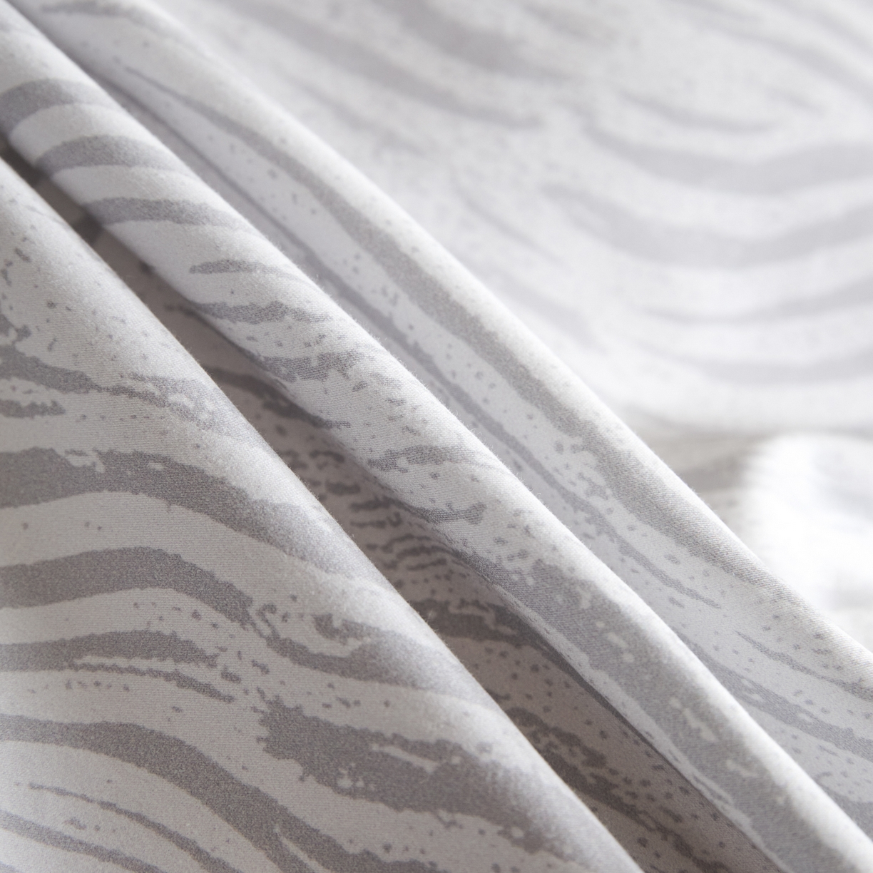 91家纺网 家纺一手货源 找家纺 新方向 2026新款数码印花50s双股全棉贡缎长绒棉四件套-罗马（严格控价 标准288元 加大308元） 罗马-爵士灰