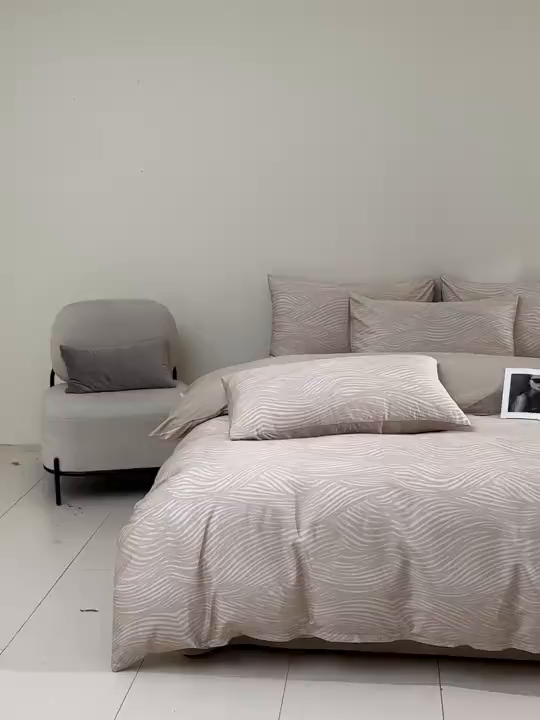 91家纺网 家纺一手货源 找家纺 新方向 2026新款数码印花50s双股全棉贡缎长绒棉四件套-罗马（严格控价 标准288元 加大308元） 罗马-香槟