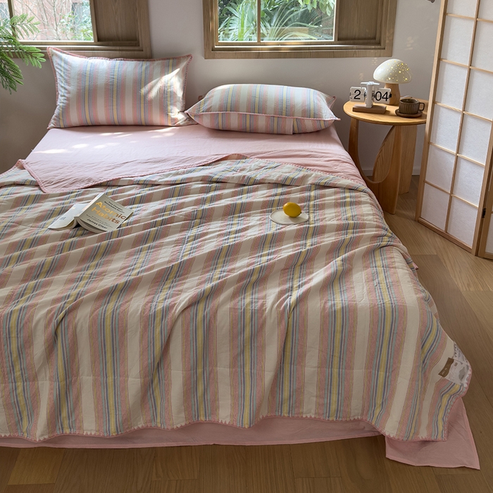 91家纺网 家纺一手货源 找家纺 被窝家纺 2026新款全棉色织贝壳边新疆棉花夏被 塞纳-粉