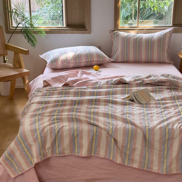 91家纺网 家纺一手货源 找家纺 被窝家纺 2026新款全棉色织贝壳边新疆棉花夏被 塞纳-粉