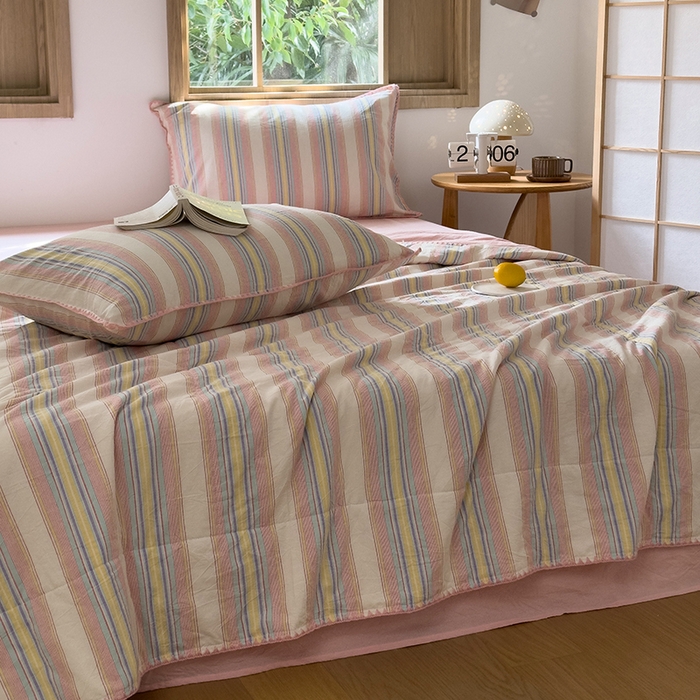 91家纺网 家纺一手货源 找家纺 被窝家纺 2026新款全棉色织贝壳边新疆棉花夏被 塞纳-粉