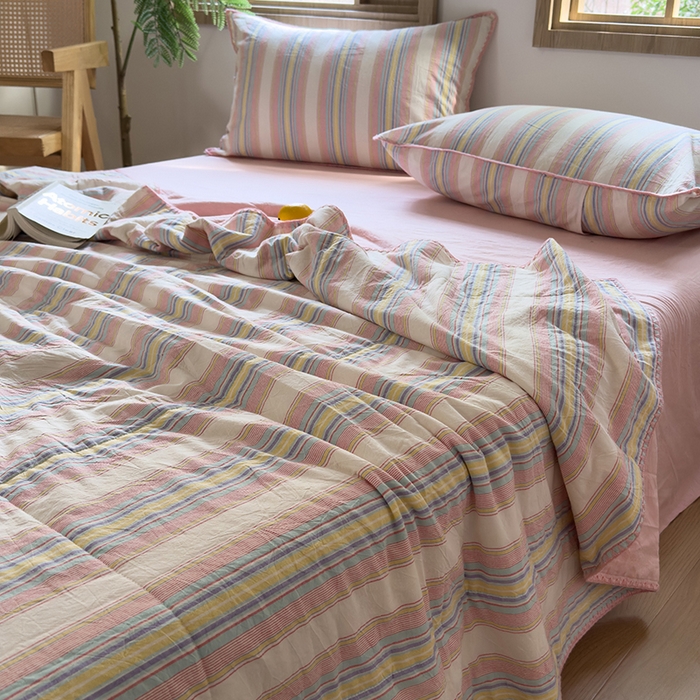 91家纺网 家纺一手货源 找家纺 被窝家纺 2026新款全棉色织贝壳边新疆棉花夏被 塞纳-粉