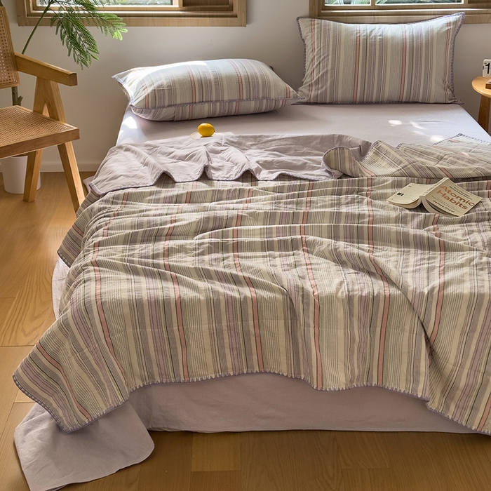 91家纺网 家纺一手货源 找家纺 被窝家纺 2026新款全棉色织贝壳边新疆棉花夏被 西蒙-紫