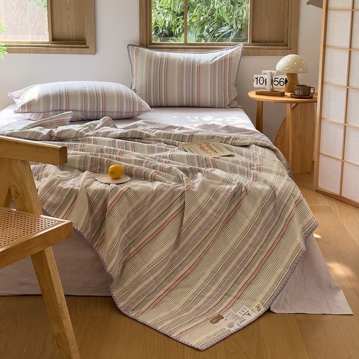 91家纺网 家纺一手货源 找家纺 被窝家纺 2026新款全棉色织贝壳边新疆棉花夏被 西蒙-紫