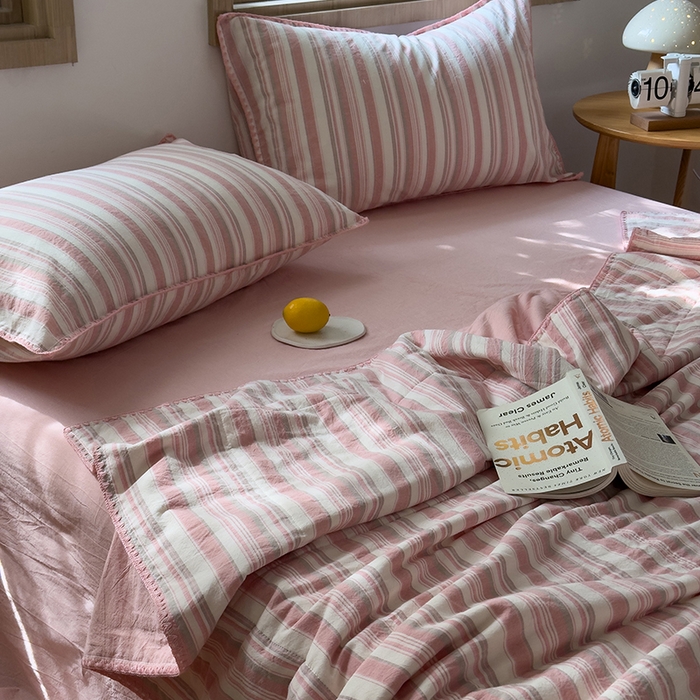 91家纺网 家纺一手货源 找家纺 被窝家纺 2026新款全棉色织贝壳边新疆棉花夏被 左岸-粉