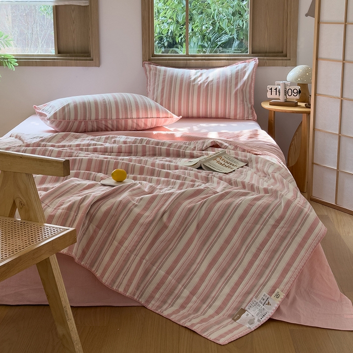 91家纺网 家纺一手货源 找家纺 被窝家纺 2026新款全棉色织贝壳边新疆棉花夏被 左岸-粉