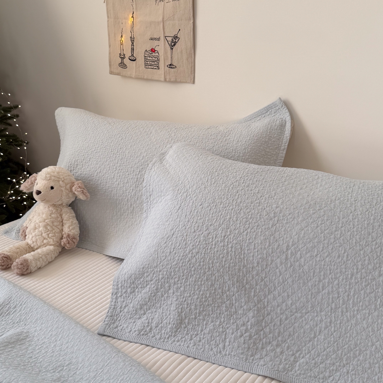 91家纺网 家纺一手货源 找家纺 沐瑟家纺 2026新款纯棉四层纱布枕巾-素格和米格 素格-浅蓝