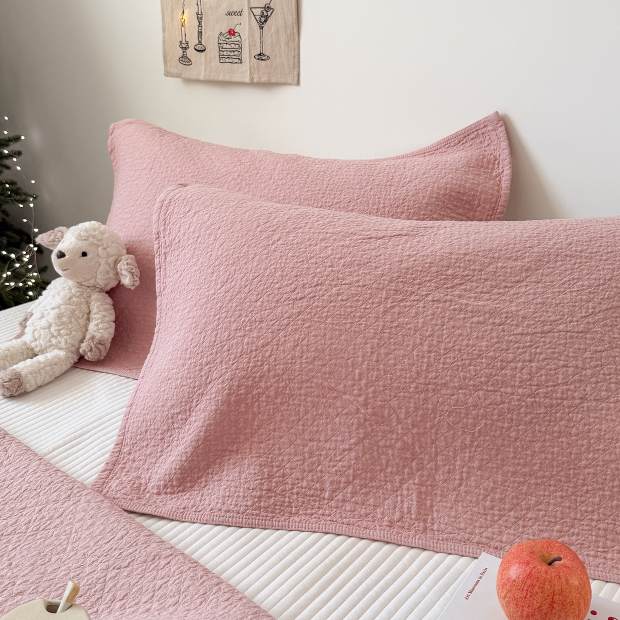 91家纺网 家纺一手货源 找家纺 沐瑟家纺 2026新款纯棉四层纱布枕巾-素格和米格 素格-粉