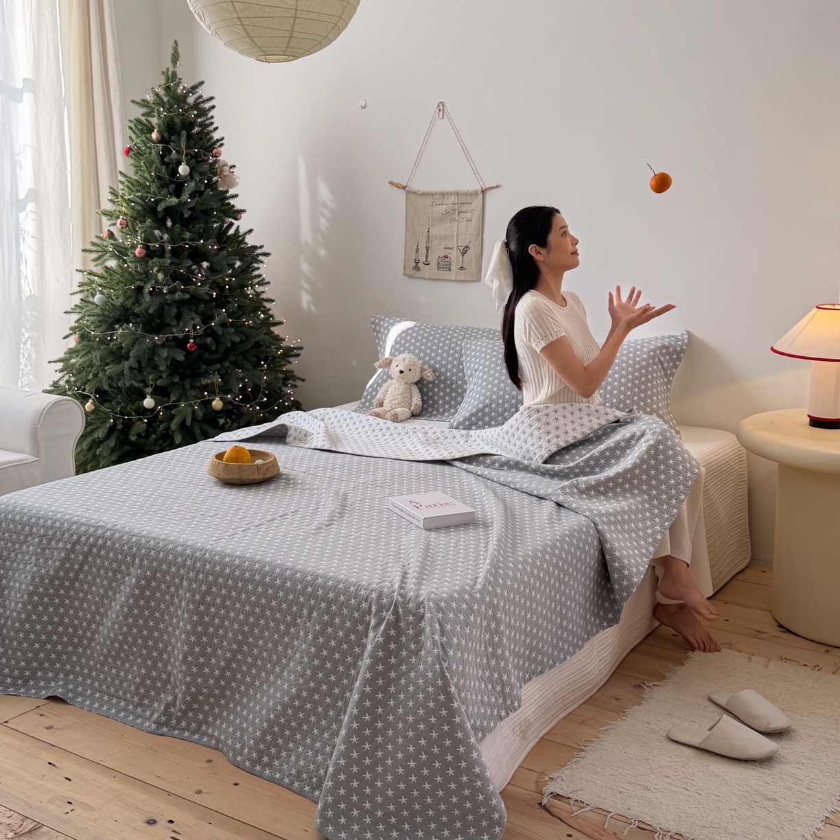 91家纺网 家纺一手货源 找家纺 沐瑟家纺 2026新款全棉四层纱布床盖-星星和心情系列 星星-灰色