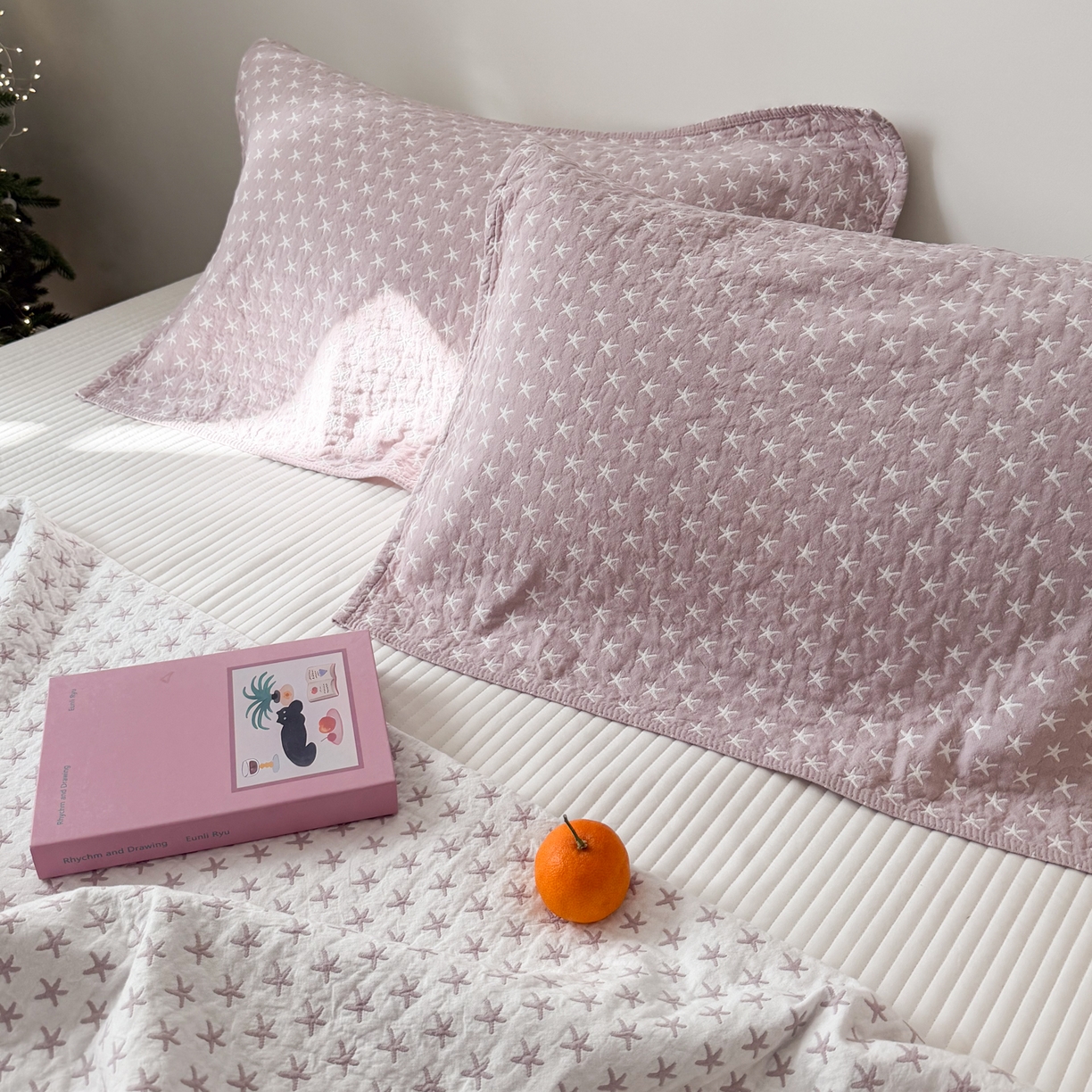 91家纺网 家纺一手货源 找家纺 沐瑟家纺 2026新款全棉四层纱布床盖-星星和心情系列 星星-紫色