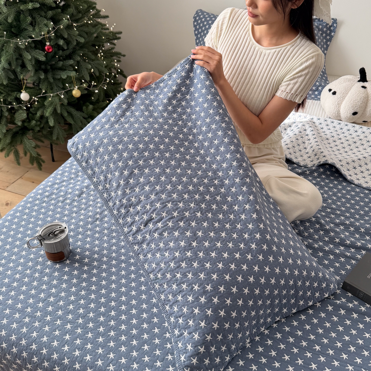 91家纺网 家纺一手货源 找家纺 沐瑟家纺 2026新款全棉四层纱布床盖-星星和心情系列 星星-蓝色