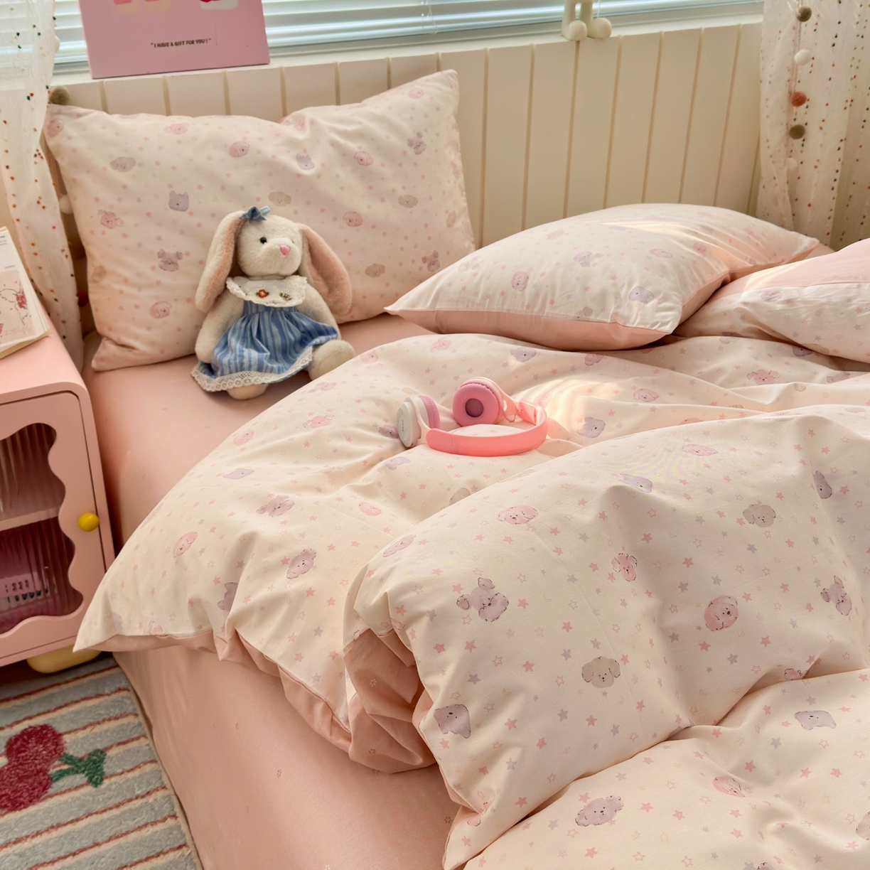 91家纺网 家纺一手货源 找家纺 梵克保罗 2026春夏新款ins小清新40支全棉13372四件套学生三件套单被套单枕套系列-第一批（四件套） 粉心狗