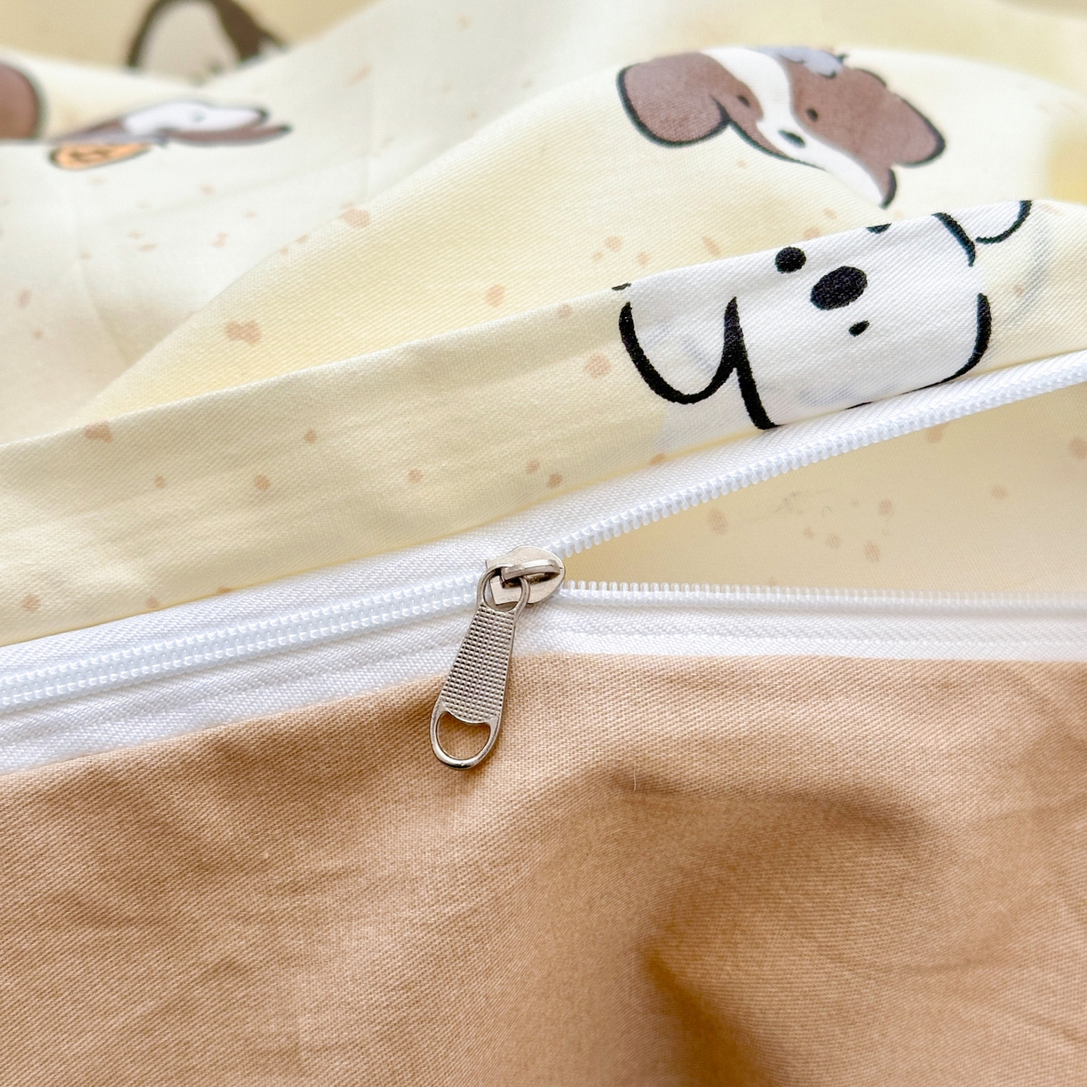 91家纺网 家纺一手货源 找家纺 梵克保罗 2026春夏新款ins小清新40支全棉13372四件套学生三件套单被套单枕套系列-第一批（四件套） 富贵狗