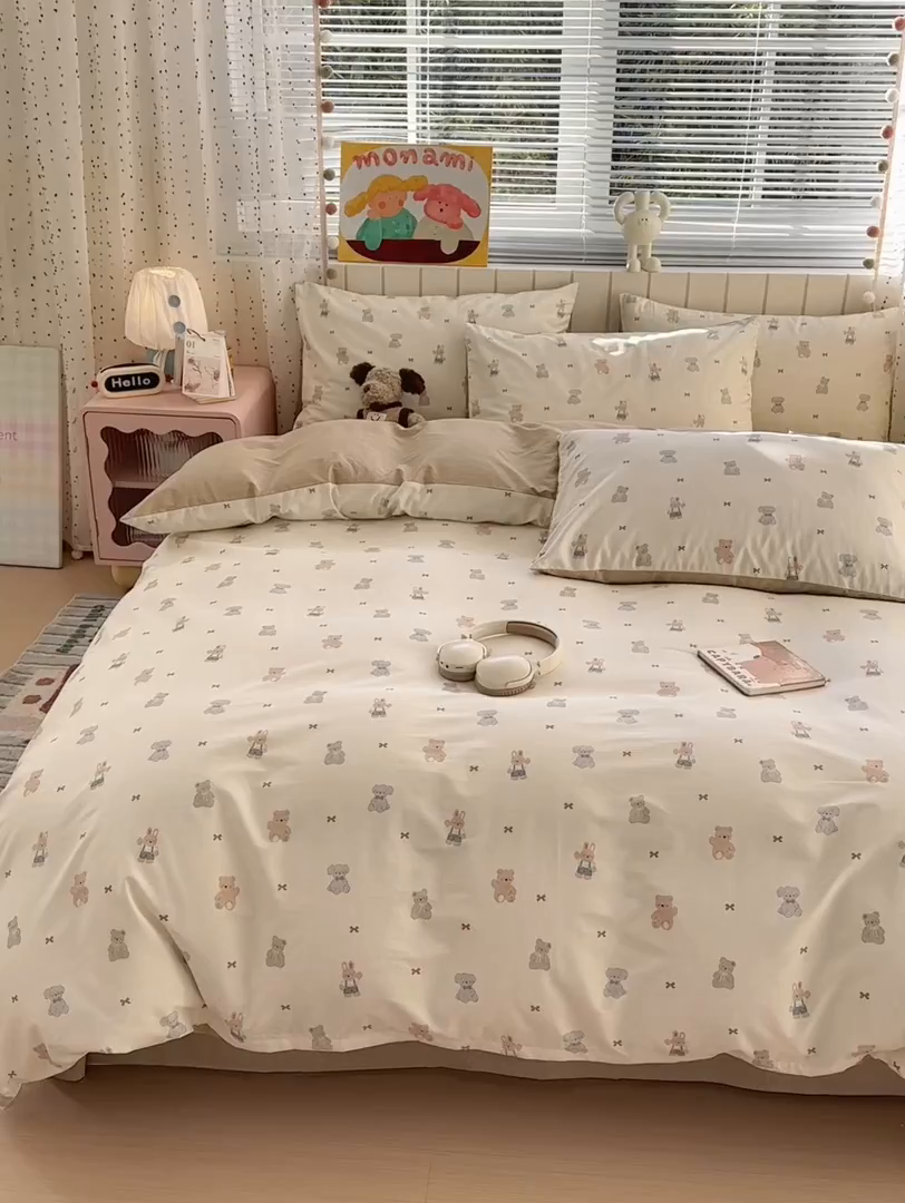 91家纺网 家纺一手货源 找家纺 梵克保罗 2026春夏新款ins小清新40支全棉13372四件套学生三件套单被套单枕套系列-第一批（四件套） 豆丁小熊