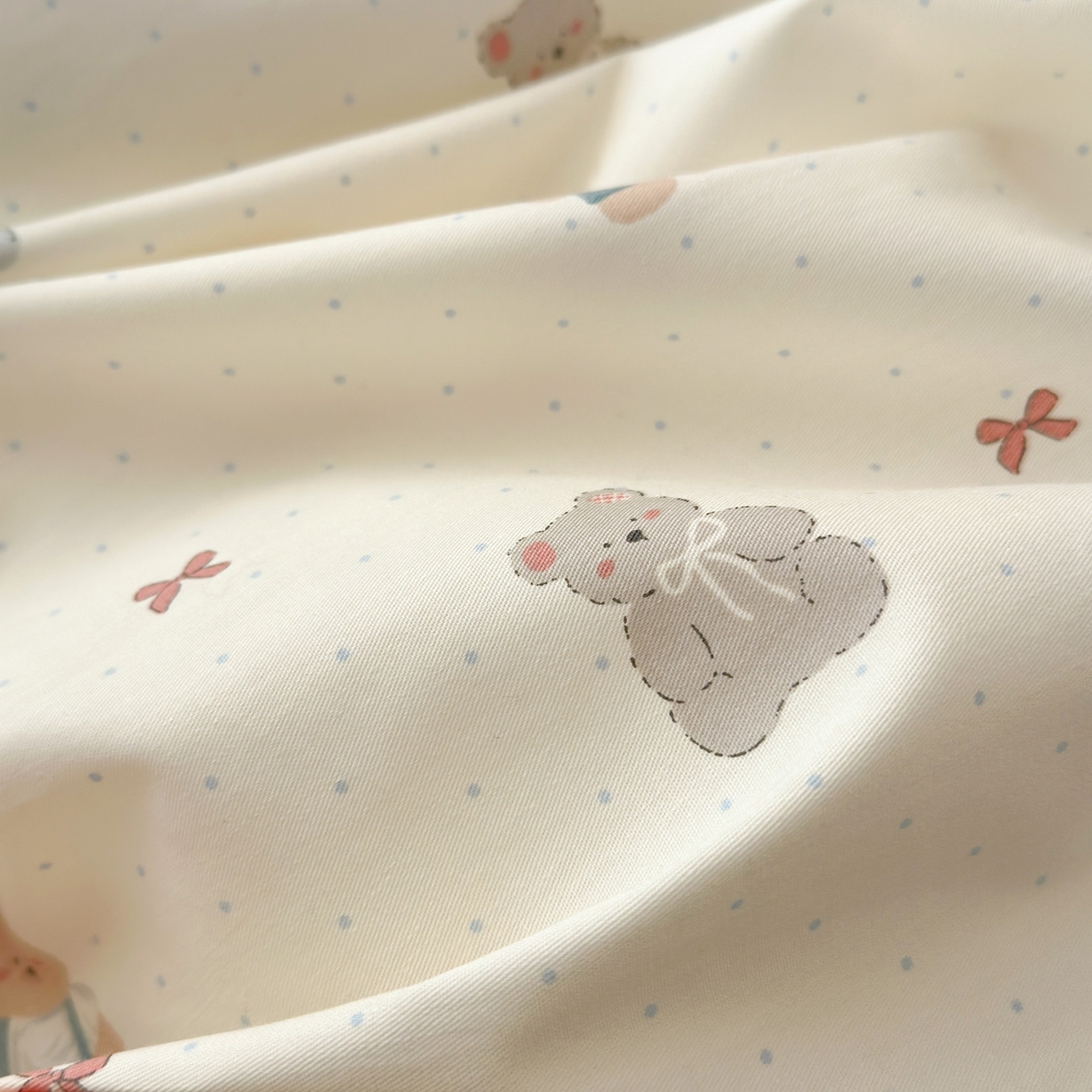 91家纺网 家纺一手货源 找家纺 梵克保罗 2026春夏新款ins小清新40支全棉13372四件套学生三件套单被套单枕套系列-第一批（单被套） 豆丁小熊