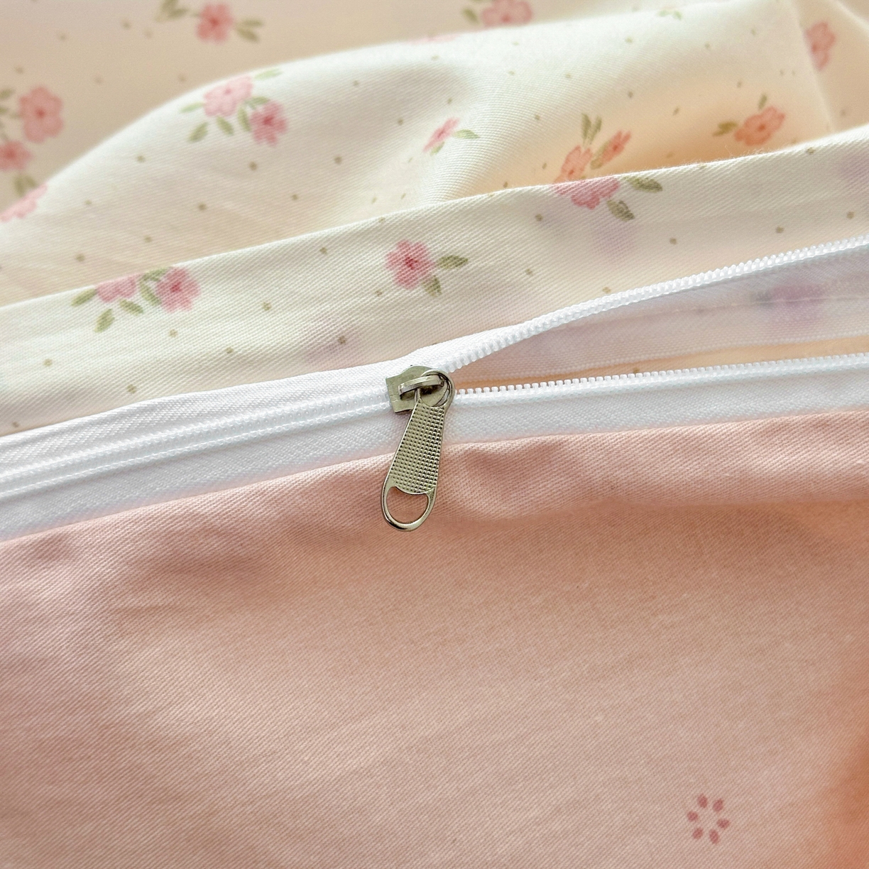 91家纺网 家纺一手货源 找家纺 梵克保罗 2026春夏新款ins小清新40支全棉13372四件套学生三件套单被套单枕套系列-第一批（单被套） 春之约定