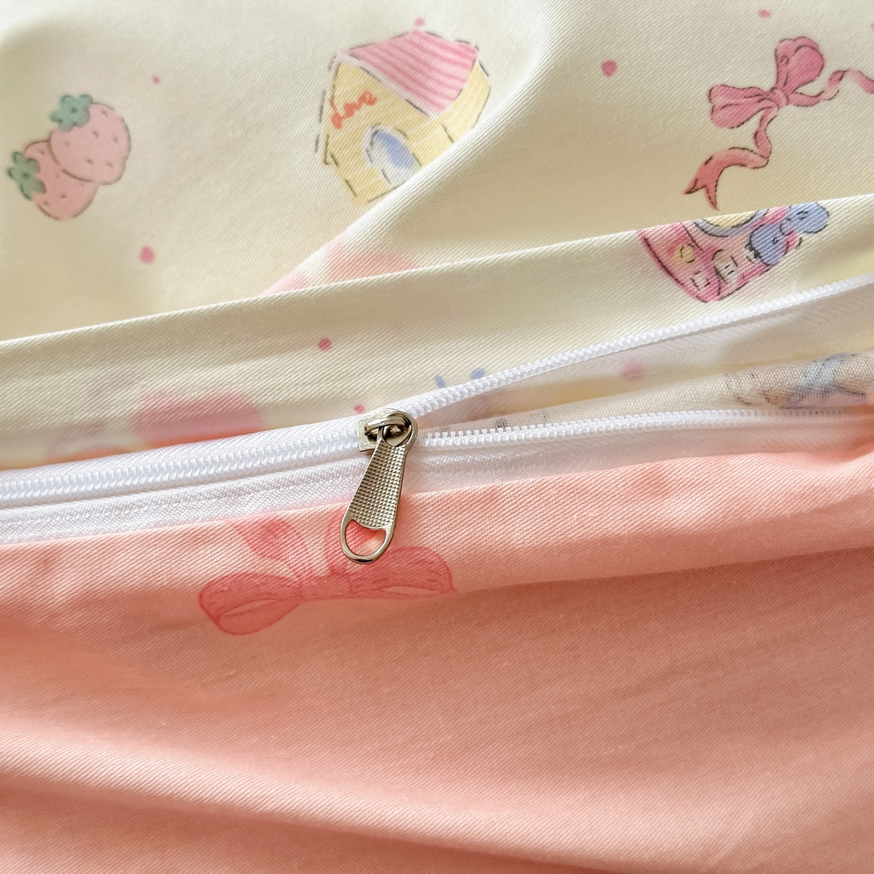 91家纺网 家纺一手货源 找家纺 梵克保罗 2026春夏新款ins小清新40支全棉13372四件套学生三件套单被套单枕套系列-第二批（单枕套） 甜蜜花园