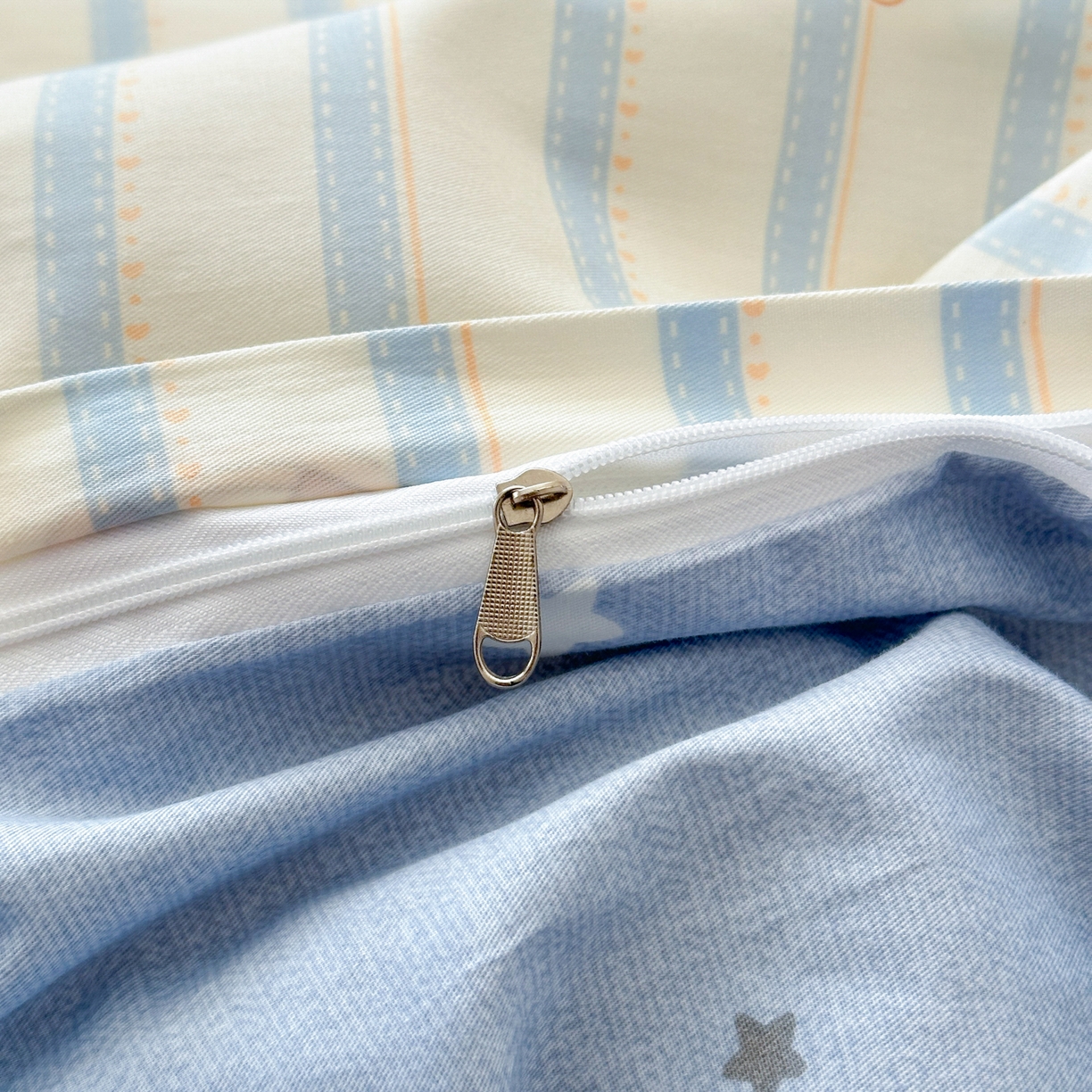 91家纺网 家纺一手货源 找家纺 梵克保罗 2026春夏新款ins小清新40支全棉13372四件套学生三件套单被套单枕套系列-第二批（单枕套） 跷跷马