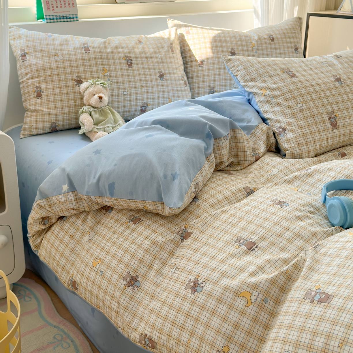 91家纺网 家纺一手货源 找家纺 梵克保罗 2026春夏新款ins小清新40支全棉13372四件套学生三件套单被套单枕套系列-第三批（四件套） 摘星小熊