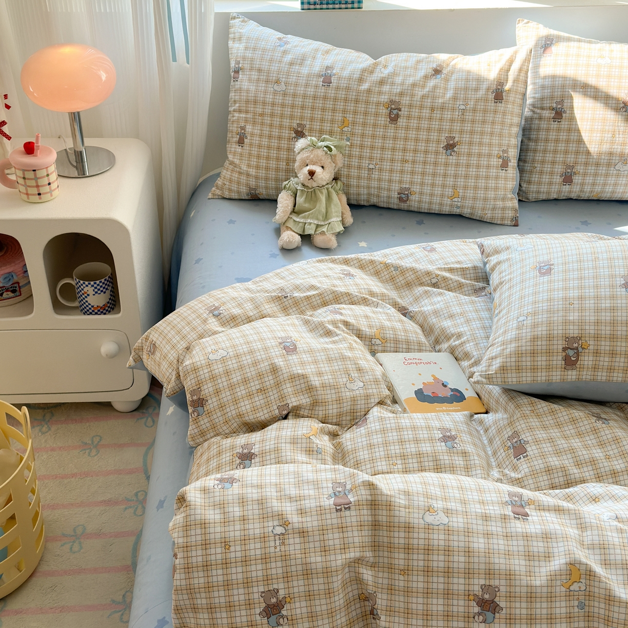 91家纺网 家纺一手货源 找家纺 梵克保罗 2026春夏新款ins小清新40支全棉13372四件套学生三件套单被套单枕套系列-第三批（四件套） 摘星小熊