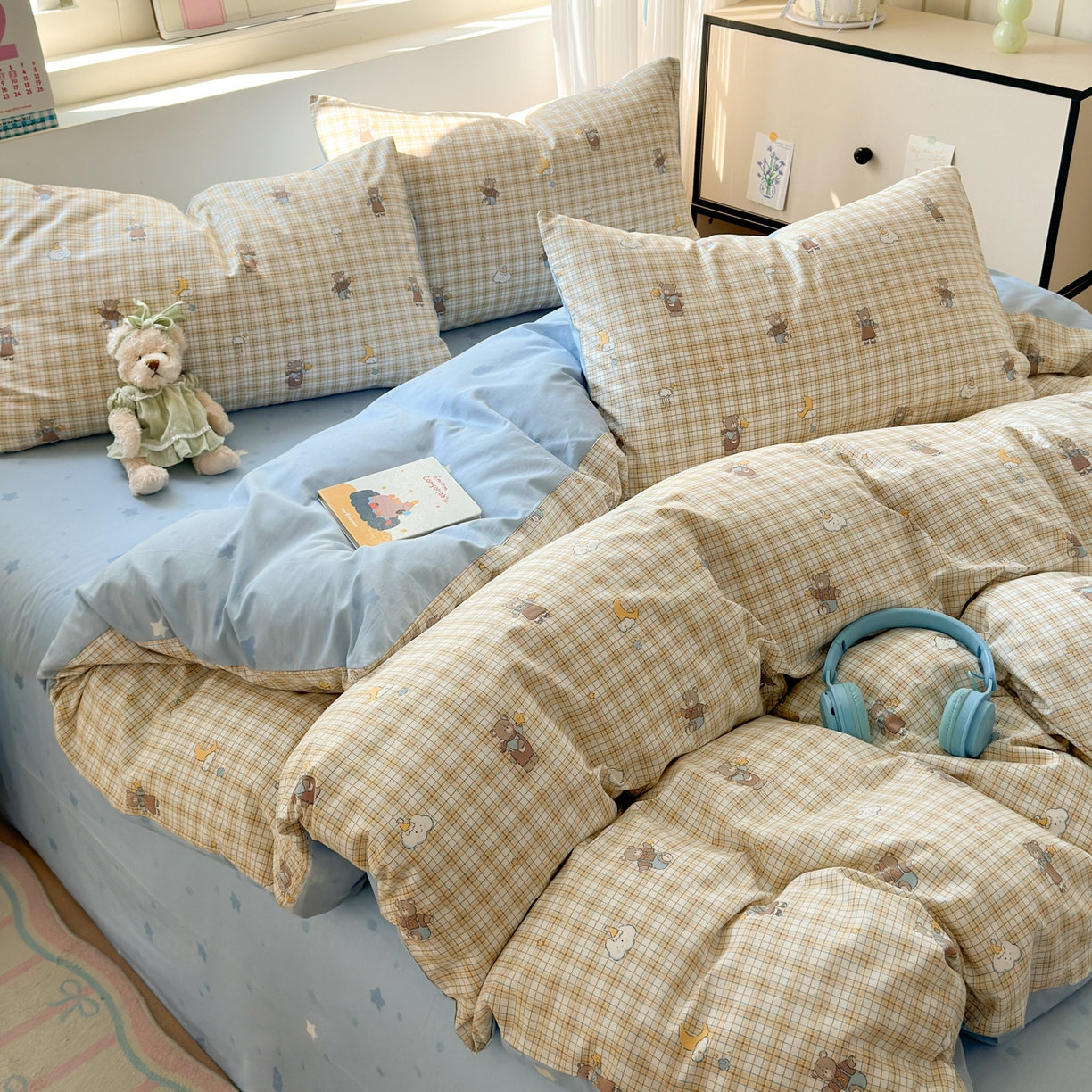 91家纺网 家纺一手货源 找家纺 梵克保罗 2026春夏新款ins小清新40支全棉13372四件套学生三件套单被套单枕套系列-第三批（四件套） 摘星小熊