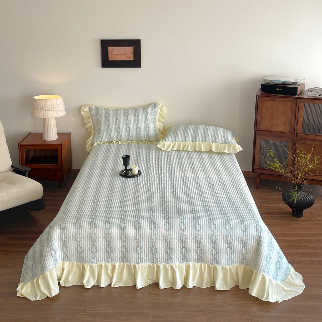 91家纺网 家纺一手货源 找家纺 慕澄家纺 2026新款高克重仿棉碎花床盖 蓝梦