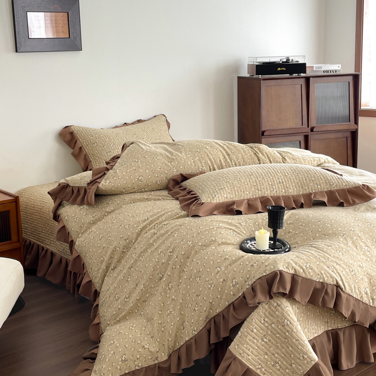 91家纺网 家纺一手货源 找家纺 慕澄家纺 2026新款高克重仿棉碎花床盖 小白花