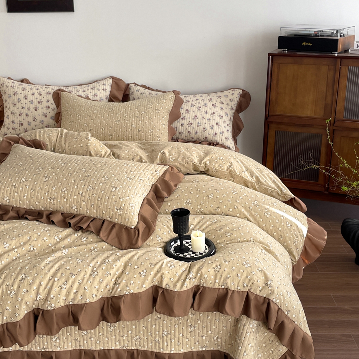 91家纺网 家纺一手货源 找家纺 慕澄家纺 2026新款高克重仿棉碎花床盖 小白花