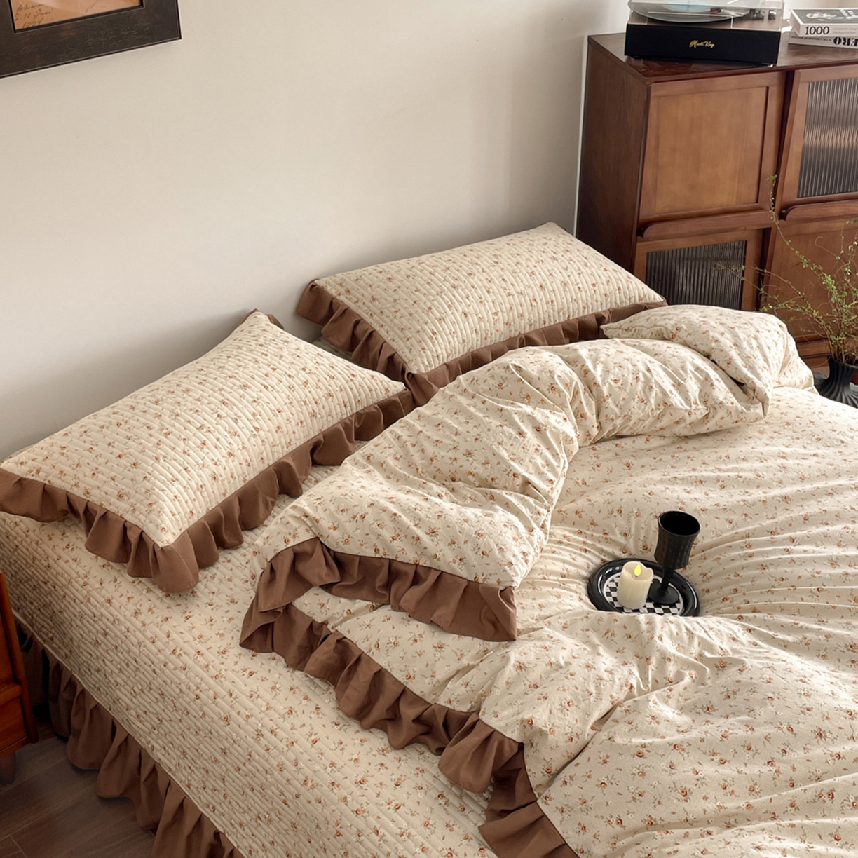 91家纺网 家纺一手货源 找家纺 慕澄家纺 2026新款高克重仿棉碎花床盖 午后