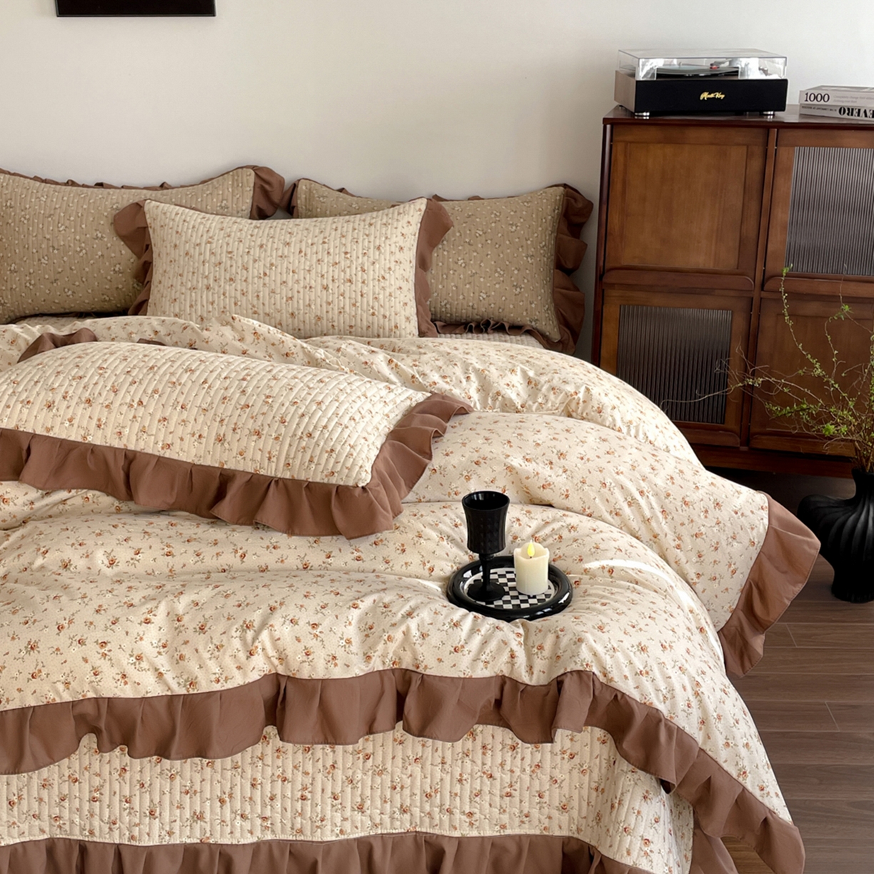 91家纺网 家纺一手货源 找家纺 慕澄家纺 2026新款高克重仿棉碎花床盖 午后