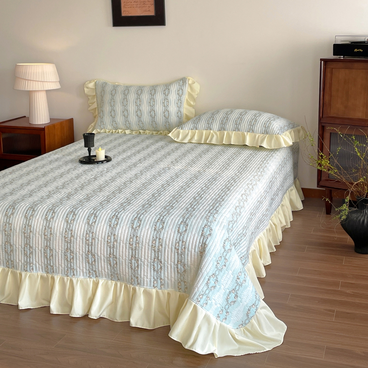 91家纺网 家纺一手货源 找家纺 慕澄家纺 2026新款高克重仿棉碎花床盖 蓝梦