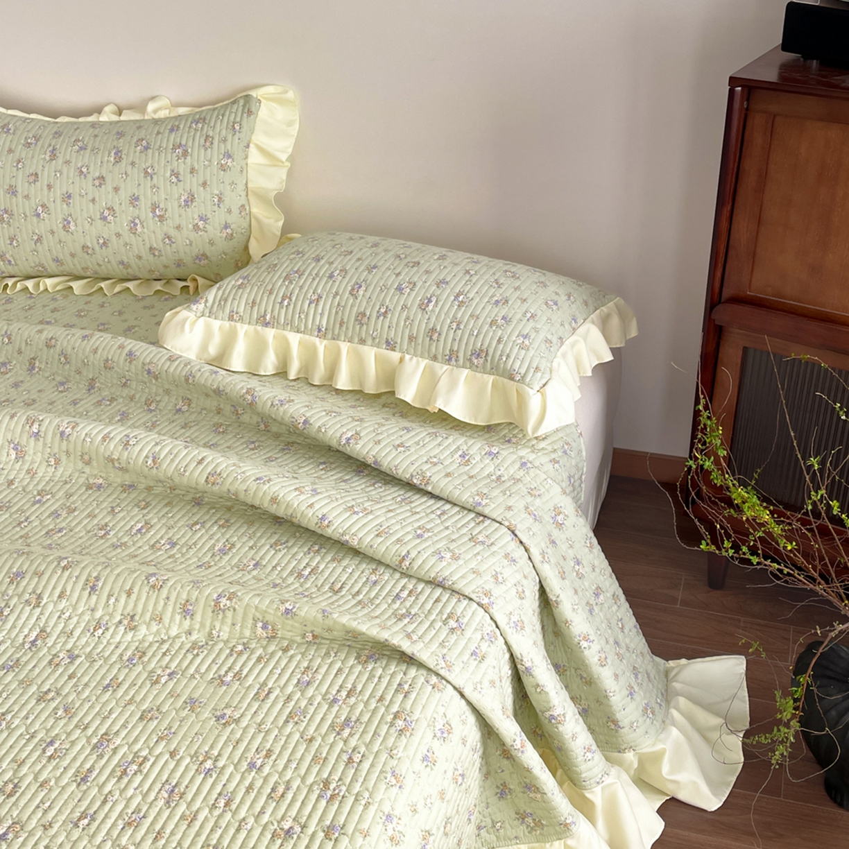 91家纺网 家纺一手货源 找家纺 慕澄家纺 2026新款高克重仿棉碎花床盖 春来