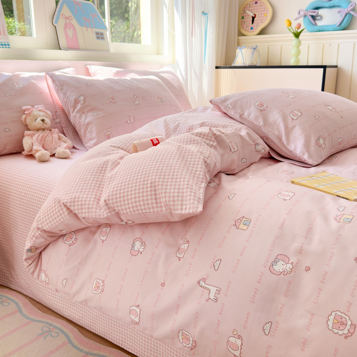 91家纺网 家纺一手货源 找家纺 梵克保罗 2026春夏新款ins小清新40支全棉13372四件套学生三件套单被套单枕套系列-第三批（单被套） 小象之家-粉