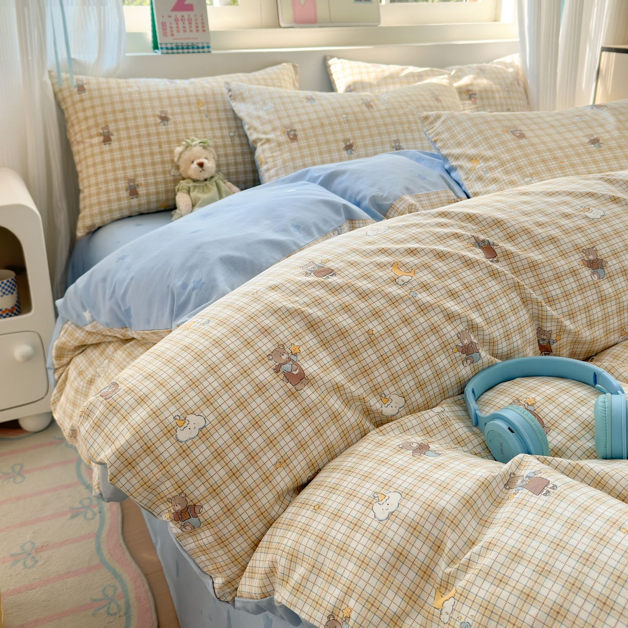 91家纺网 家纺一手货源 找家纺 梵克保罗 2026春夏新款ins小清新40支全棉13372四件套学生三件套单被套单枕套系列-第三批（单被套） 摘星小熊