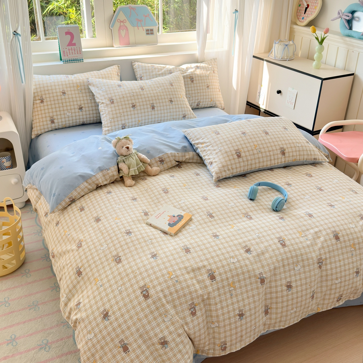 91家纺网 家纺一手货源 找家纺 梵克保罗 2026春夏新款ins小清新40支全棉13372四件套学生三件套单被套单枕套系列-第三批（单被套） 摘星小熊