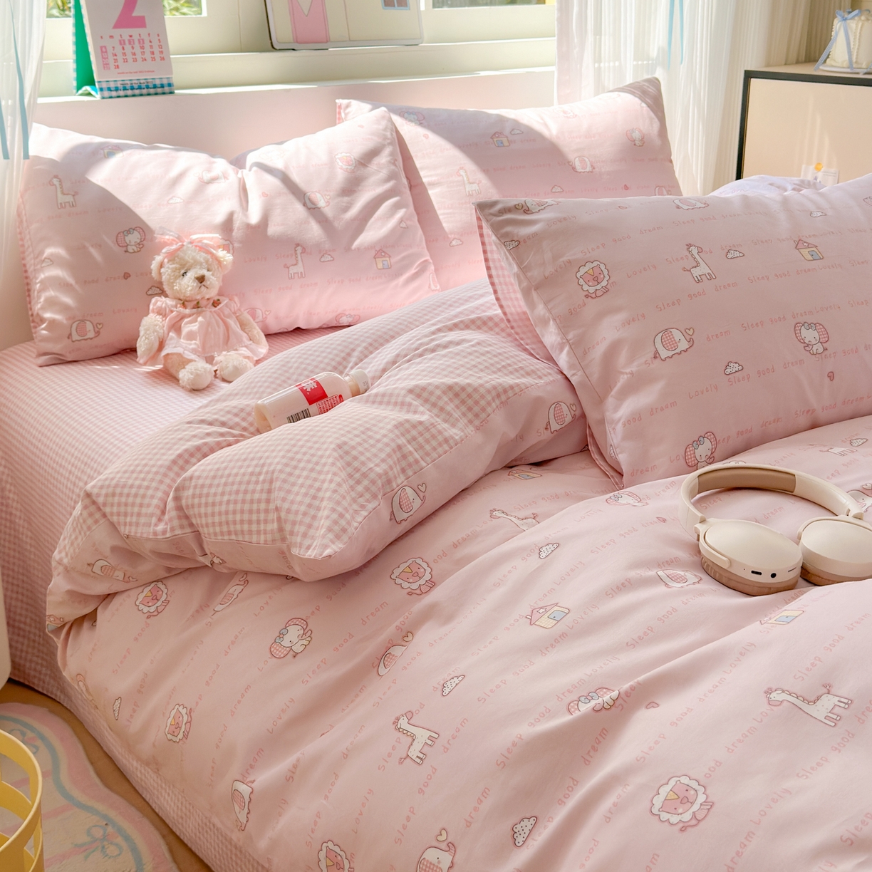 91家纺网 家纺一手货源 找家纺 梵克保罗 2026春夏新款ins小清新40支全棉13372四件套学生三件套单被套单枕套系列-第三批（单枕套） 小象之家-粉