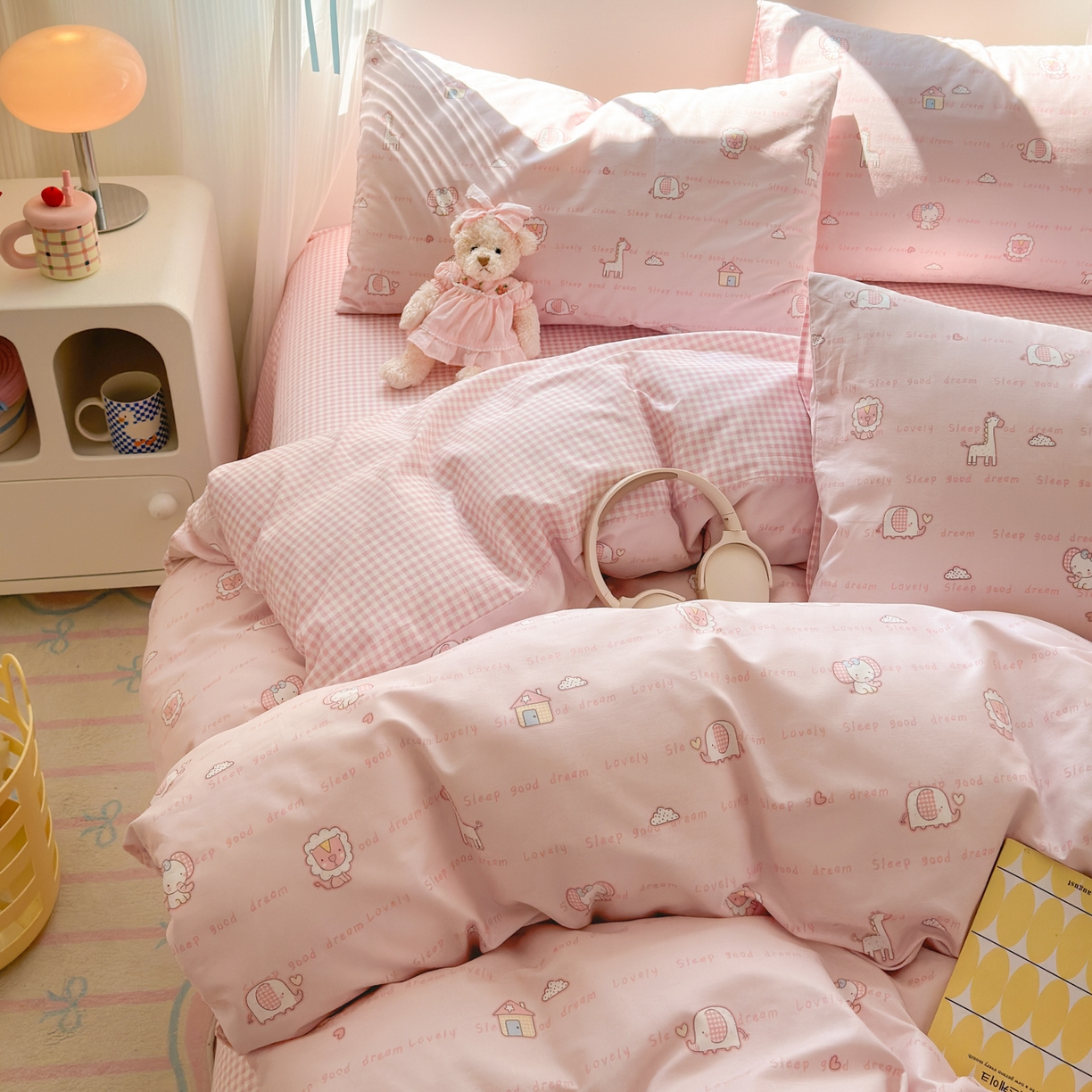 91家纺网 家纺一手货源 找家纺 梵克保罗 2026春夏新款ins小清新40支全棉13372四件套学生三件套单被套单枕套系列-第三批（单枕套） 小象之家-粉
