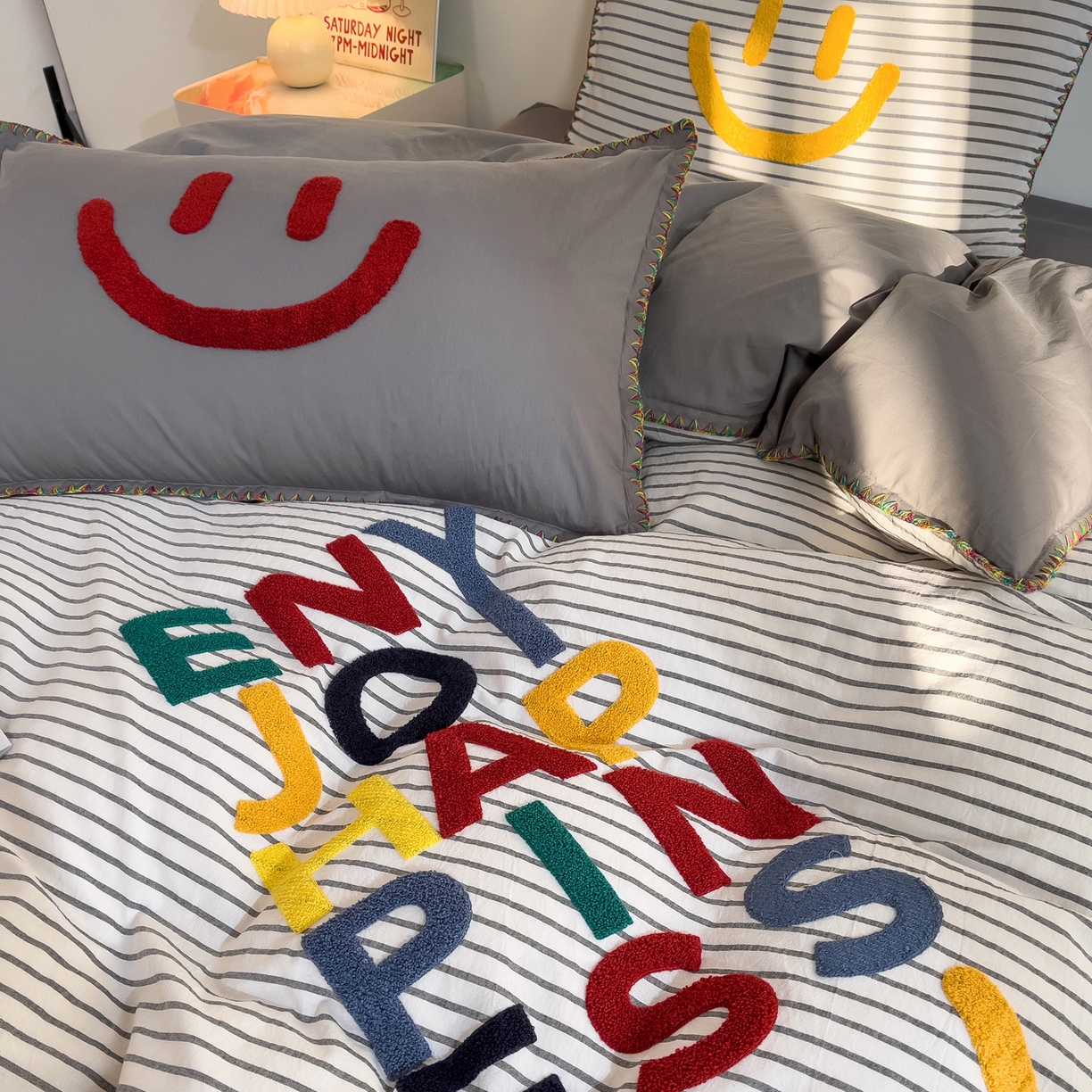 91家纺网 家纺一手货源 找家纺 炫拼家纺 2026新款A类全棉水洗棉贝壳边毛巾绣四件套-炫彩系列 炫彩-灰