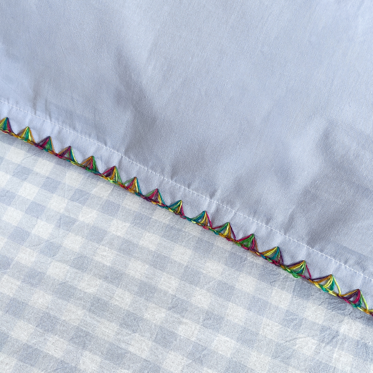 91家纺网 家纺一手货源 找家纺 炫拼家纺 2026新款A类全棉水洗棉贝壳边毛巾绣四件套-炫彩系列 炫彩-蓝