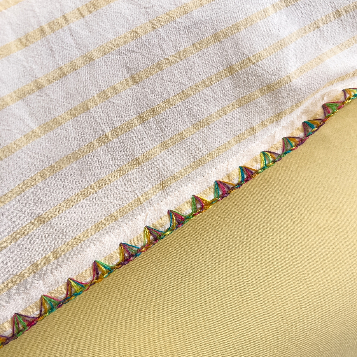 91家纺网 家纺一手货源 找家纺 炫拼家纺 2026新款A类全棉水洗棉贝壳边毛巾绣四件套-炫彩系列 炫彩-黄