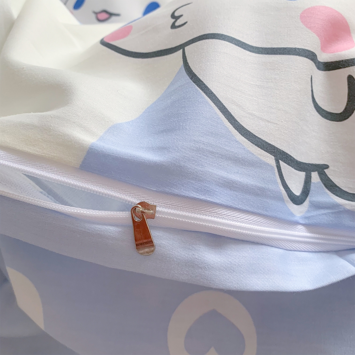 91家纺网 家纺一手货源 找家纺 玉元坊 2026新款正版授权三丽鸥系列全棉纯棉床单四件套学生三件套-大耳狗帕恰狗布丁狗系列 波点玉桂狗【简约款】