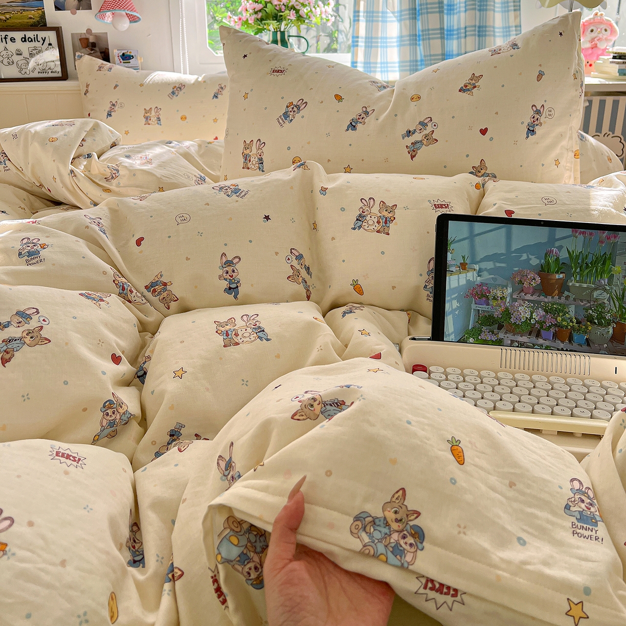 91家纺网 家纺一手货源 找家纺 焱博家纺 2026新款A类全棉双层纱系列四件套 疯狂小CP