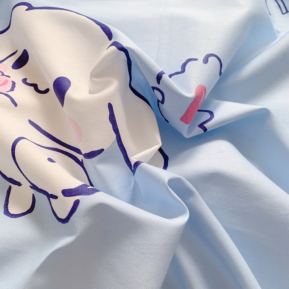 91家纺网 家纺一手货源 找家纺 玉元坊 2026新款正版授权三丽鸥系列全棉纯棉床单四件套学生三件套-大耳狗帕恰狗布丁狗系列 甜品玉桂狗【简约款】